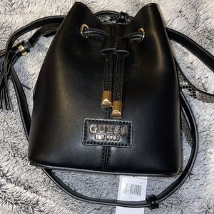 Guess Devyn Bucket bag